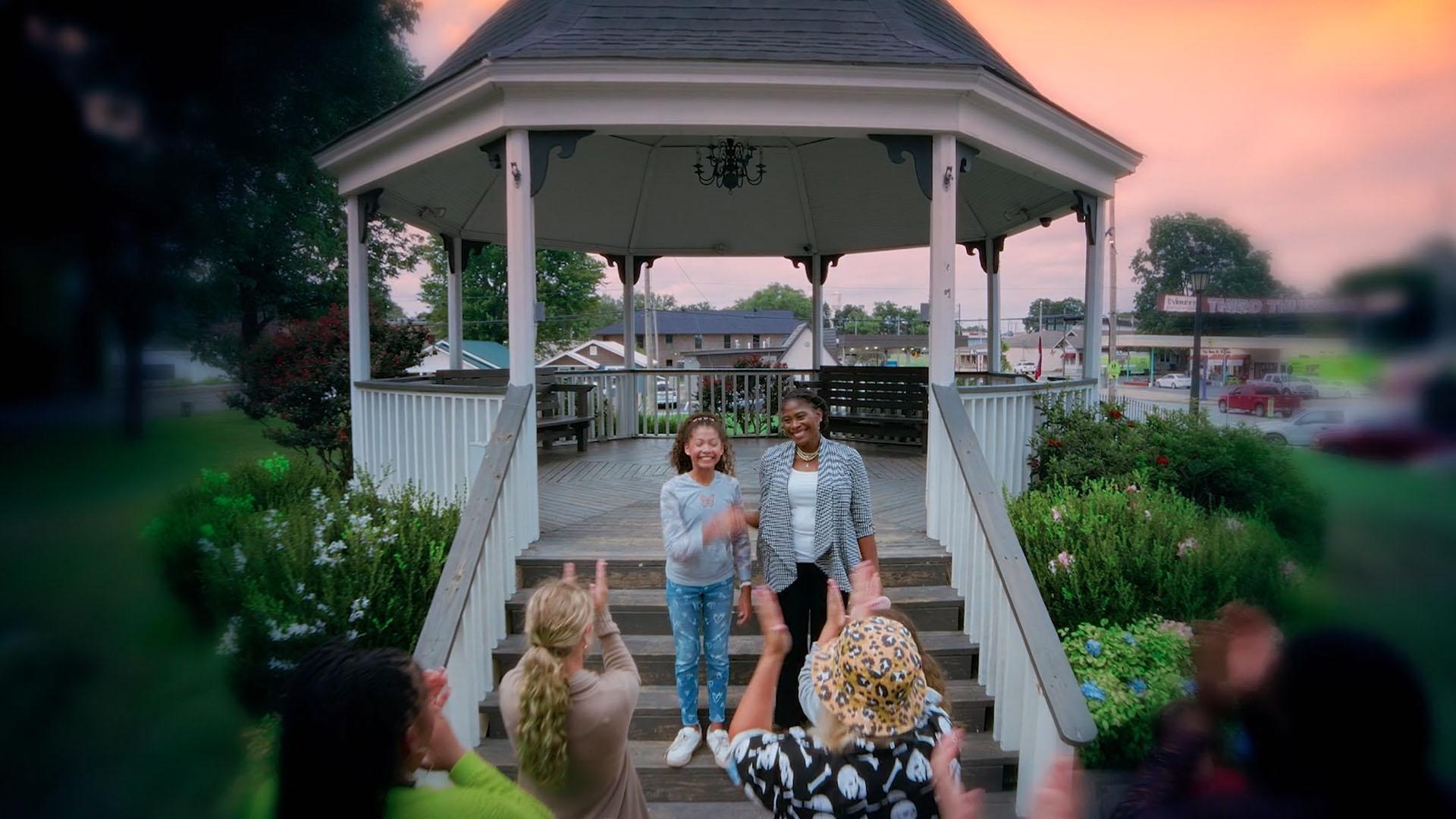 The community works together to find who took the key to the city, in time for the mayor's ceremony.