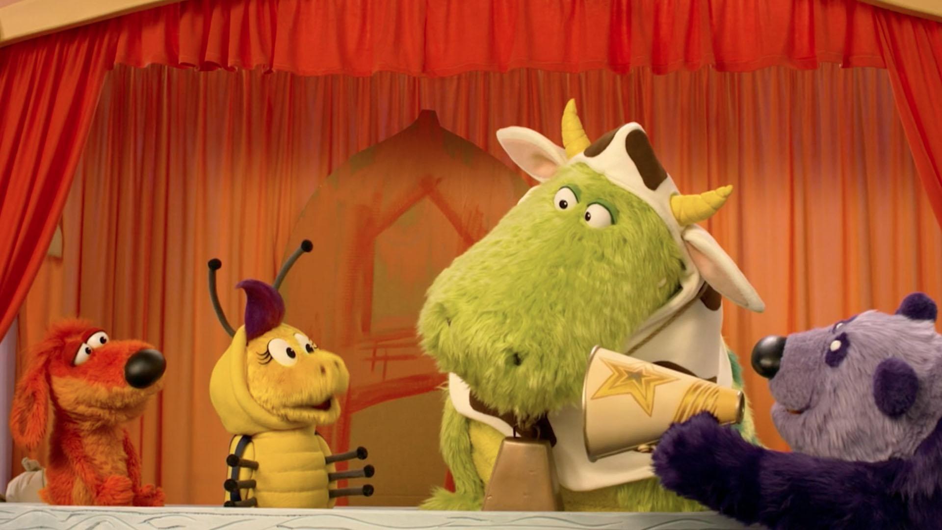 Panda becomes the leader of Donkey’s show. / Donkey and Panda discover a surprise spider.