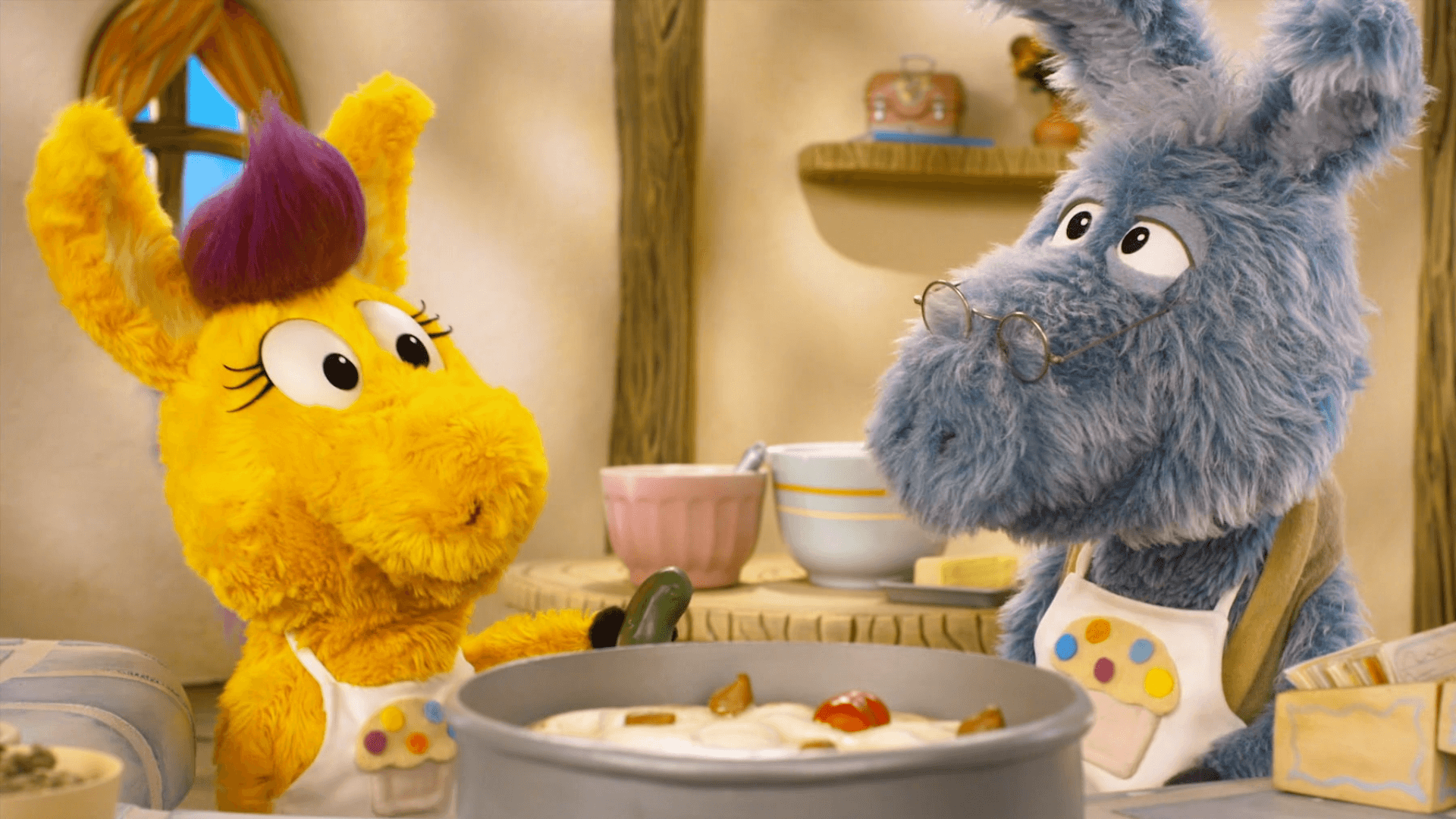Donkey and Grampy make a family recipe together./Donkey and Panda try a brand-new cereal.